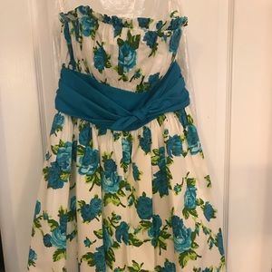 Beautiful Betsy Johnson Floral Dress NWT